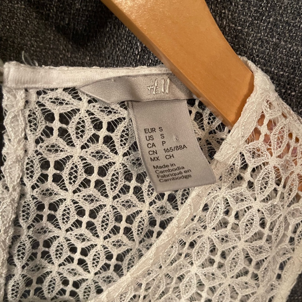 H&M Cream Lace and Orange Sleeveless Tops - Picture 4 of 6